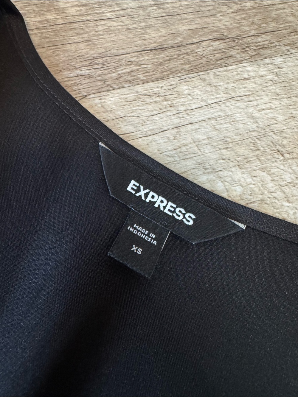 Express Black V-Neck Short Sleeve Blouse - Picture 5 of 8